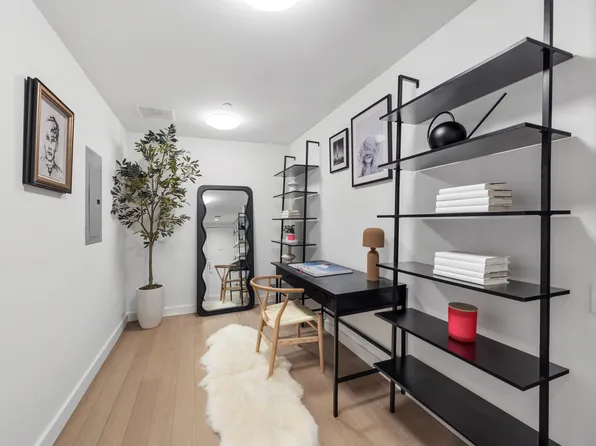 500 West 45th Street image 5 of 18