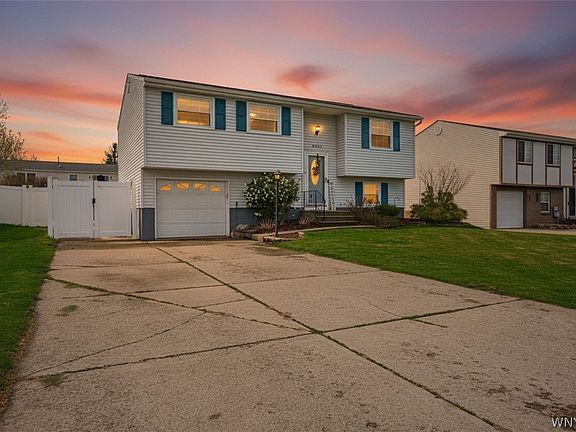 2nd image of 6932 Academy Ln