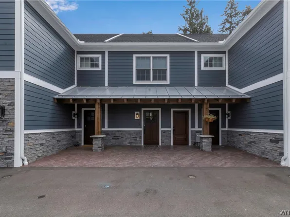 2 Glen Burn Trl, Ellicottville, NY 14731