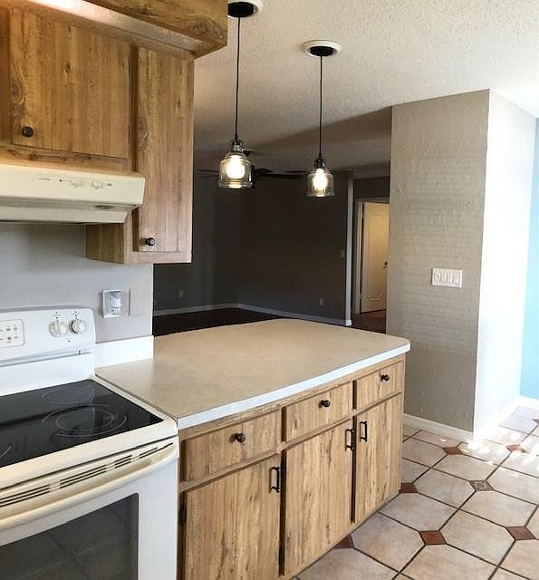 Kitchen-Living