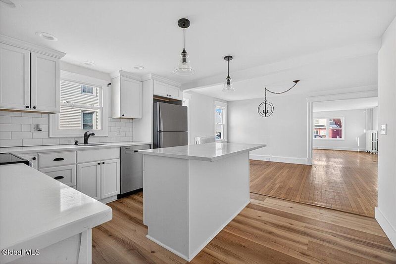 3rd image of 204 Columbia Street