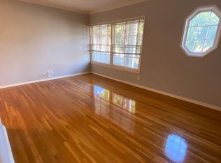 10334 W Riverside Dr #10334, North Hollywood, CA 91602