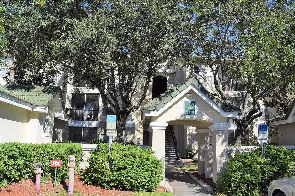 1 bed, 1.0 bath, 843 sqft, $1,450 — Photo 2