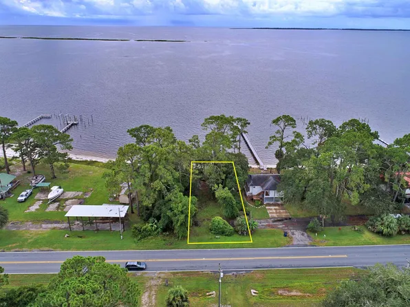 2250 Highway 98 E, Lanark Village, FL 32322
