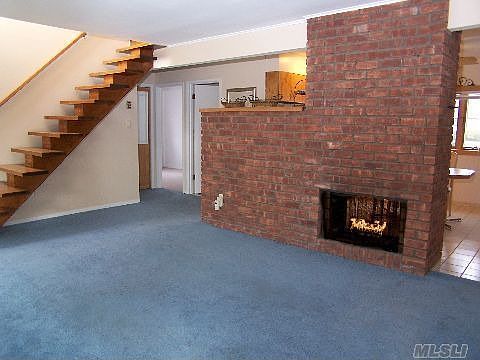 4th image of 36 Rosewood Ln