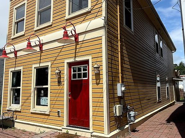 46 Clinton St