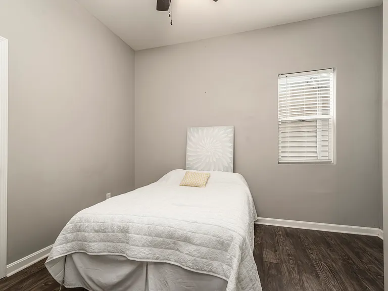 1408 Culbertson Ave — Photo 21
