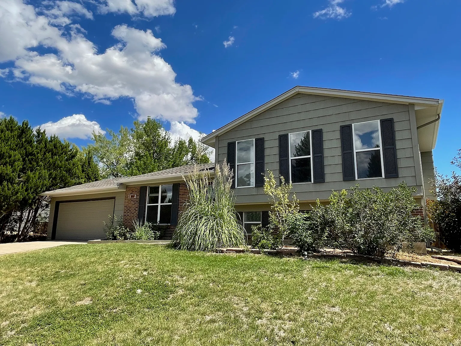3 bed, 1164 sqft, $2,100 — Photo 1