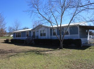 335 N Pennock Ave, Bloomburg, TX 75556
