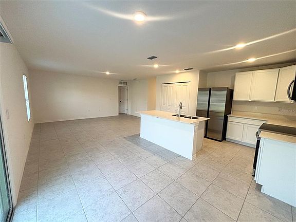 5th image of 229 Magellan Ave