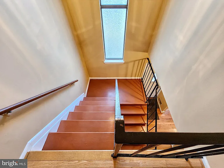 8245 Wycliffe Ct — Photo 17
