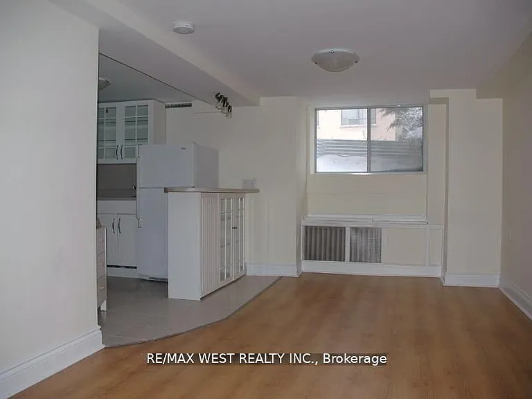 237 Vaughan Rd #BASEMENT — Photo 9