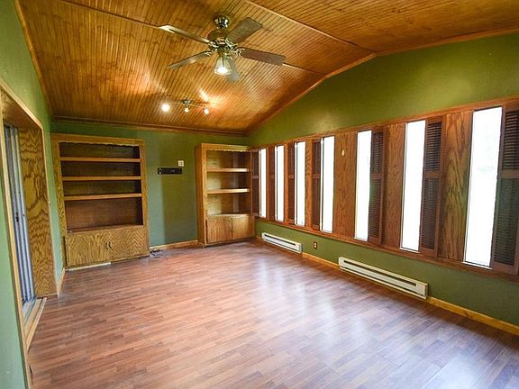 4th image of 725 Chandler Dr