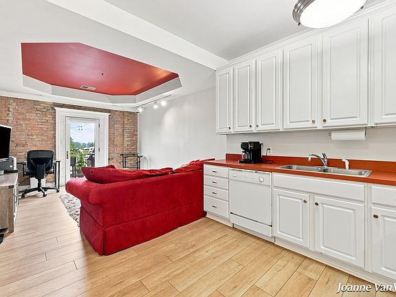 5th image of 17 W 10th St Unit 470