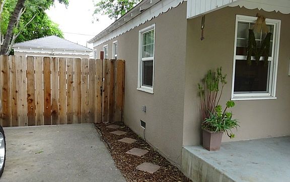 3rd image of 1209 E Fountain Way