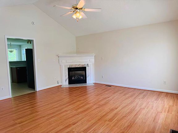 3rd image of 112 Zircon Ln