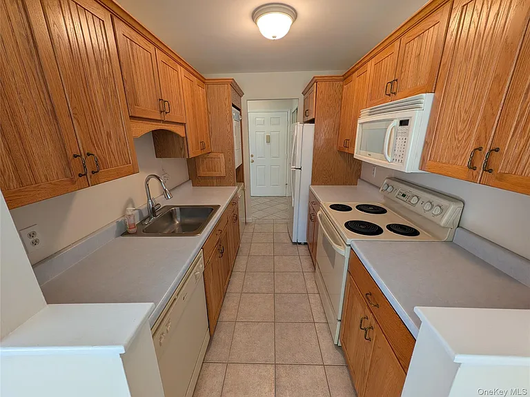 9 Loudon Dr #6 — Photo 8
