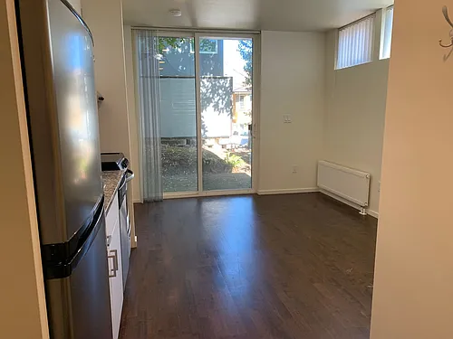 1814 E Denny Way Photo 1