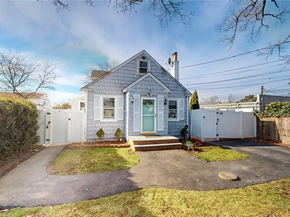 12 W 9th Street, Deer Park, NY 11729