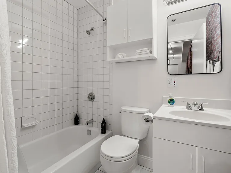 19 Stanhope St #1C — Photo 20