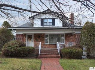 2380 Parkview Pl, Baldwin, NY 11510