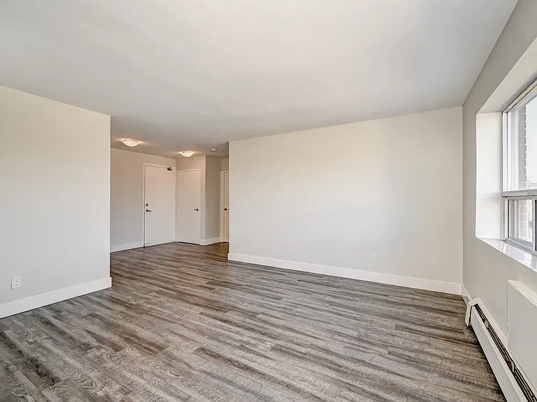 120 Grand Ave — Photo 9