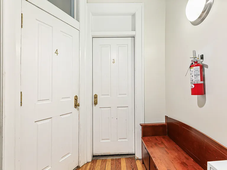 1420 N Franklin St #4 — Photo 6
