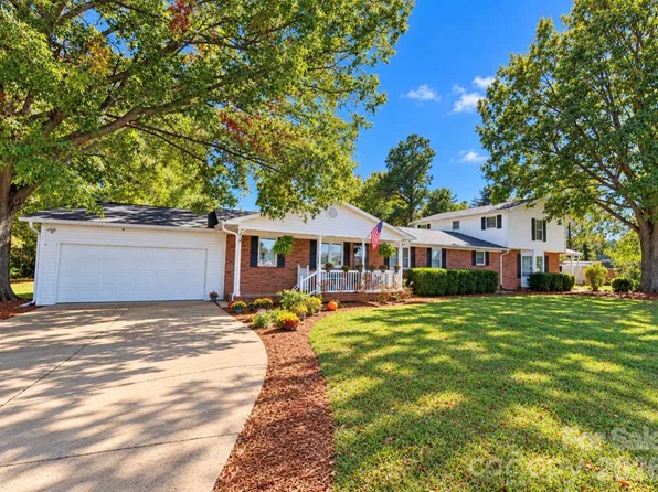 375-377 Talbert Rd, Mooresville, NC 28117