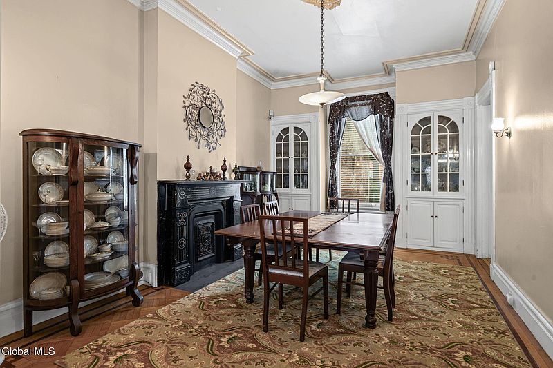4th image of 175 3rd Street