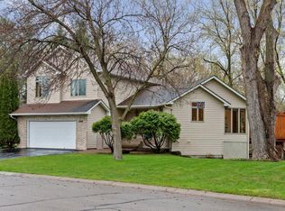 7004 Sandy Hook Cir, Chanhassen, MN 55317