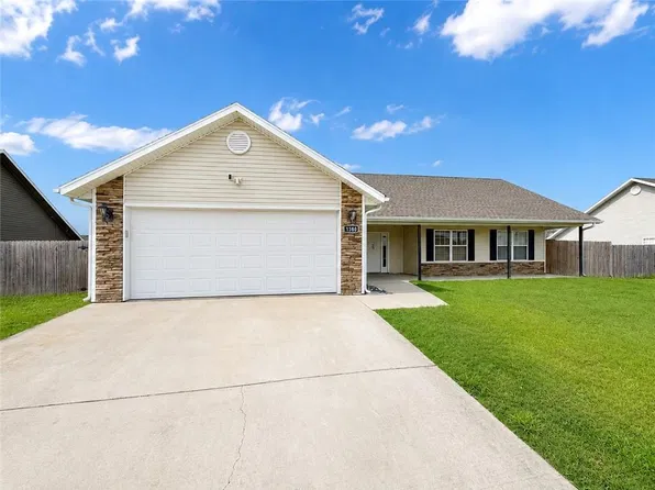 1380 General Parson Dr, Prairie Grove, AR 72753