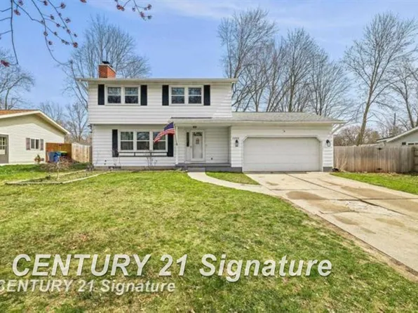 3112 Birchfield Dr, Midland, MI 48642
