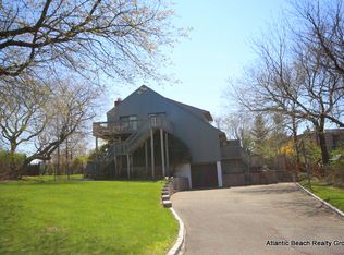 8 Freemont Pl, Montauk, NY 11954