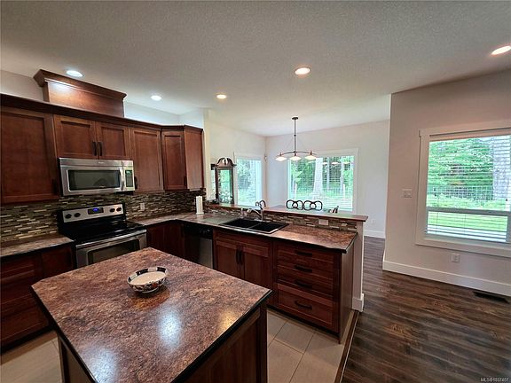4th image of 5450 Tomswood Rd #10