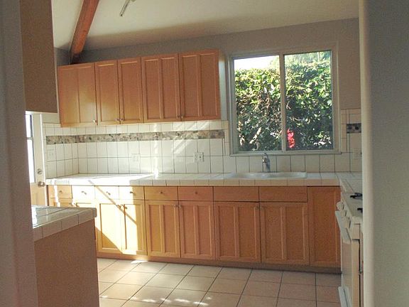 4th image of 604 Boccaccio Ave