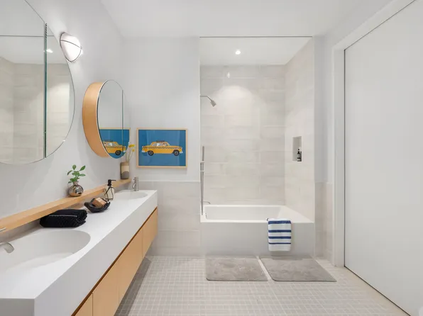 30 Front Street image 13 of 37