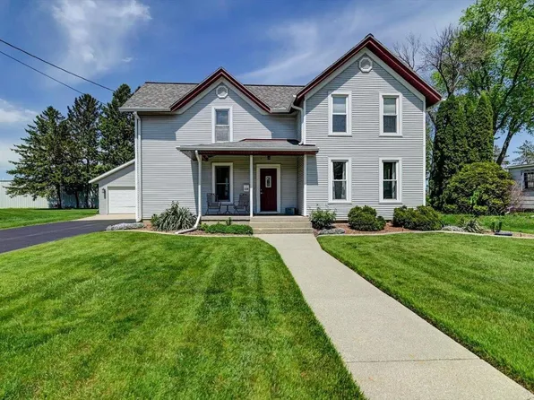 458 Maple Avenue, Columbus, WI 53925