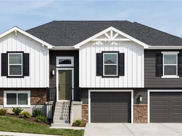 600 Foxglove Ln, Raymore, MO 64083