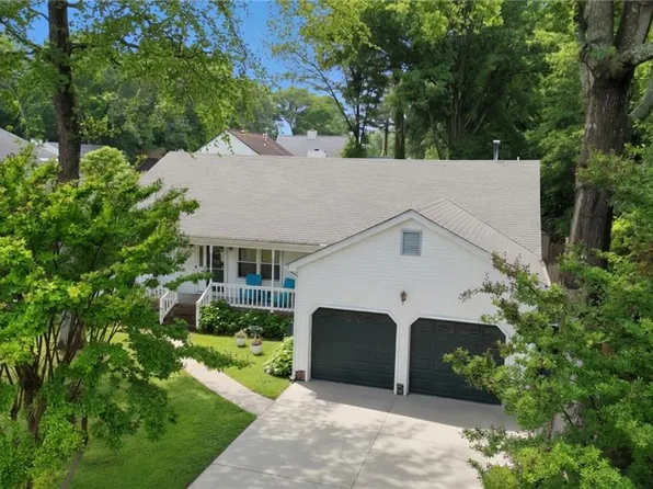 10 Dunn Cir, Hampton, VA 23666