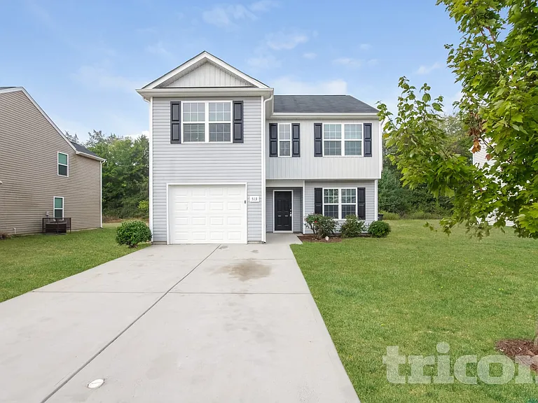 513 Gentle Breeze Ln — Photo 1