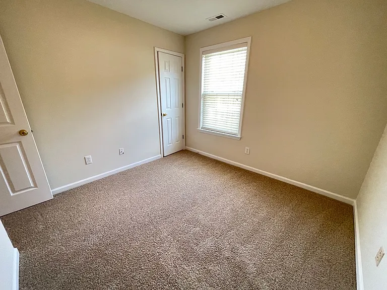 606 Ascott Way — Photo 22