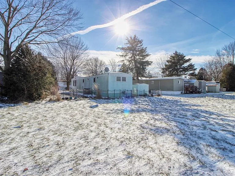 88 Essex Ct — Photo 15