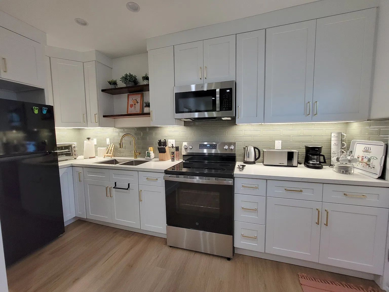 1 bed, 350 sqft, $2,200 — Photo 3