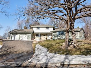 1200 Lacota Ln, Burnsville, MN 55337