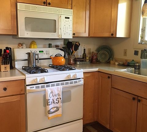 5th image of 214 Charles St