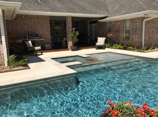 702 Putter Ct, College Station, TX 77845
