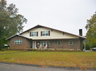 1167 Pine Cir, Elba, AL 36323