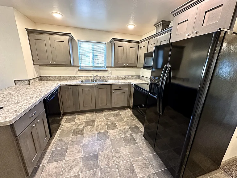 1220 Linden St #2 — Photo 5