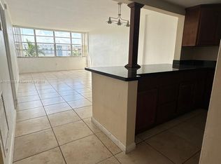 2175 NE 170th St APT 305, North Miami Beach, FL 33162