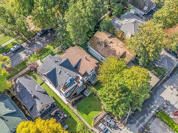 5th image of 755 W 18th Ave